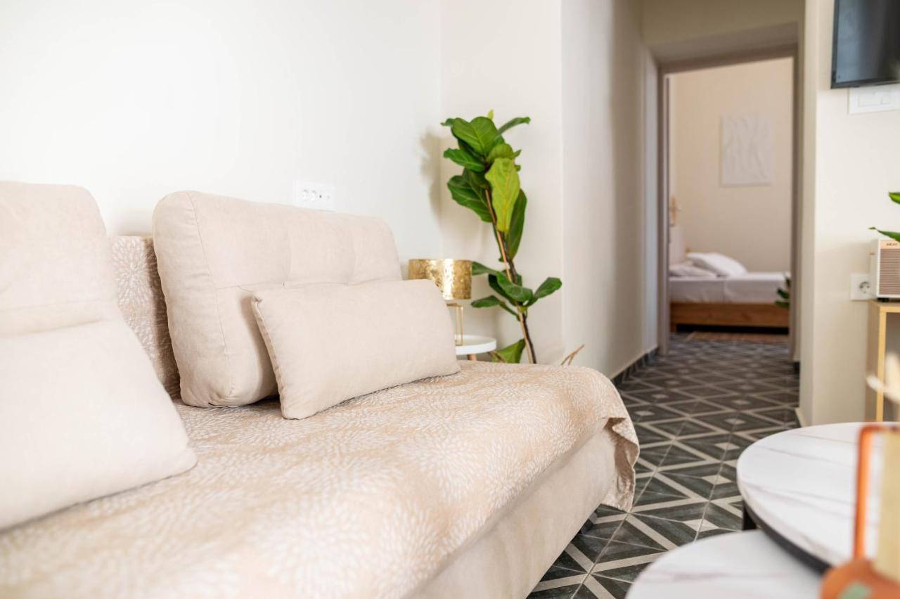 Kosnian City Suites B ภายนอก รูปภาพ