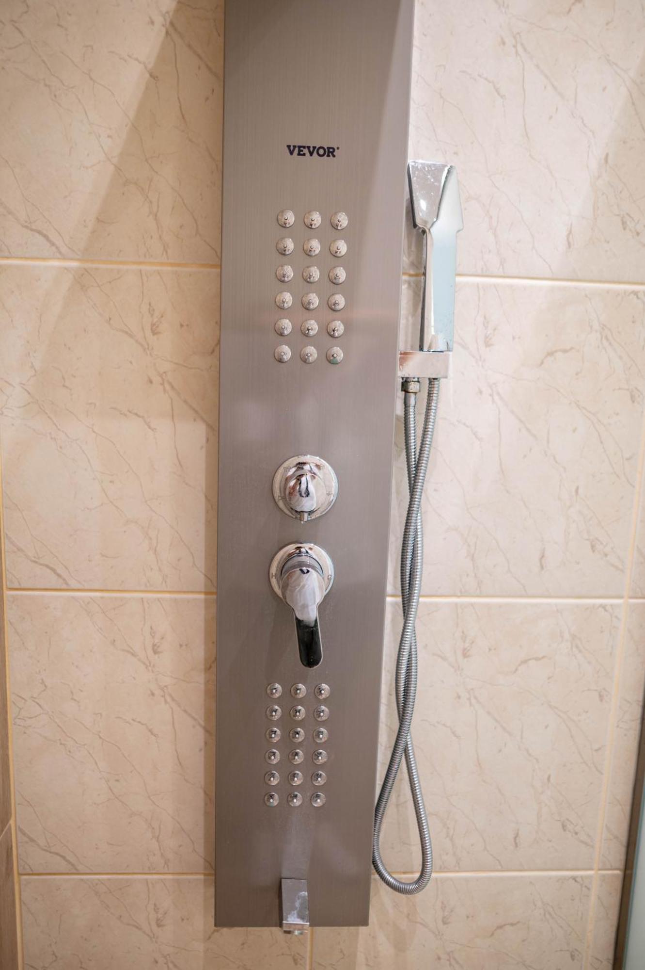 Kosnian City Suites B ภายนอก รูปภาพ